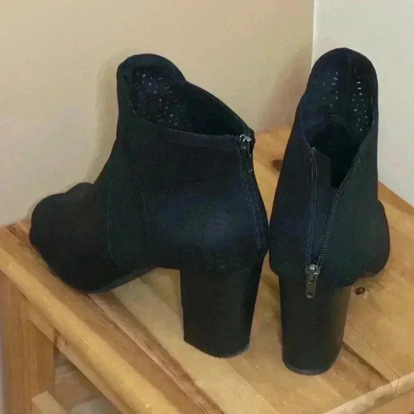 American Eagle Peep toe leather boots with geometric upper design - Size 11 - Picture 5 of 9